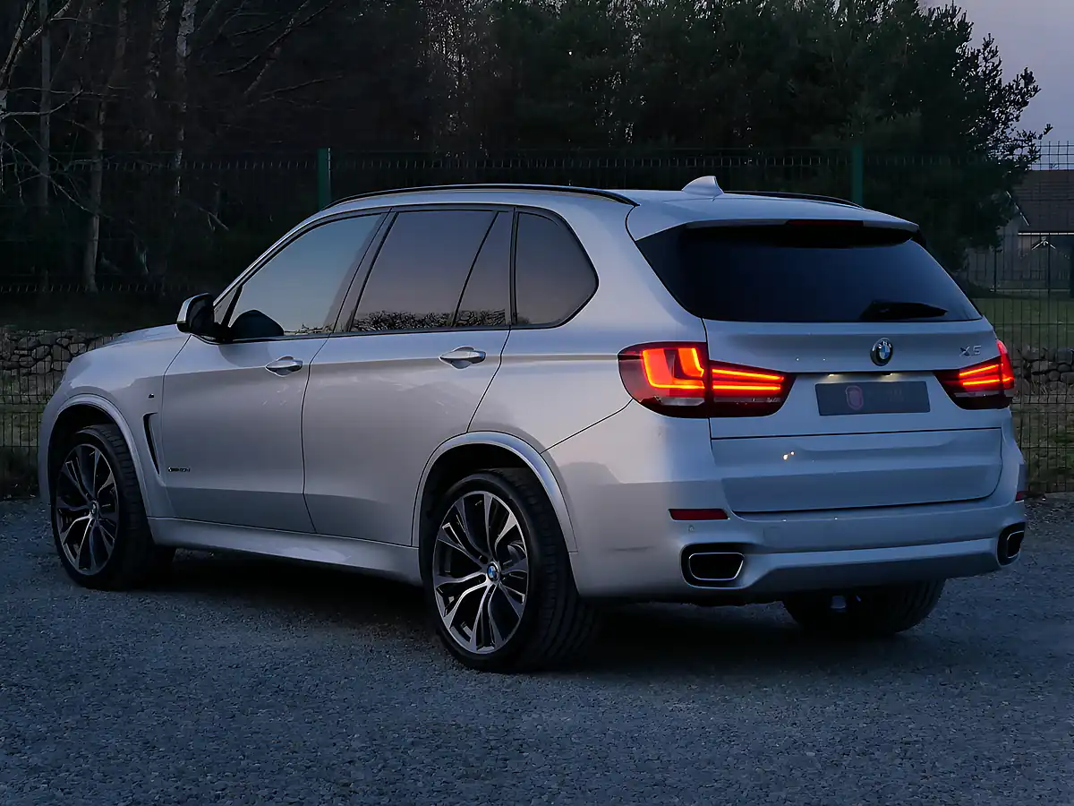 Used 2018 BMW X5 M Sport Glacier Silver - Interior and Exterior details 7
