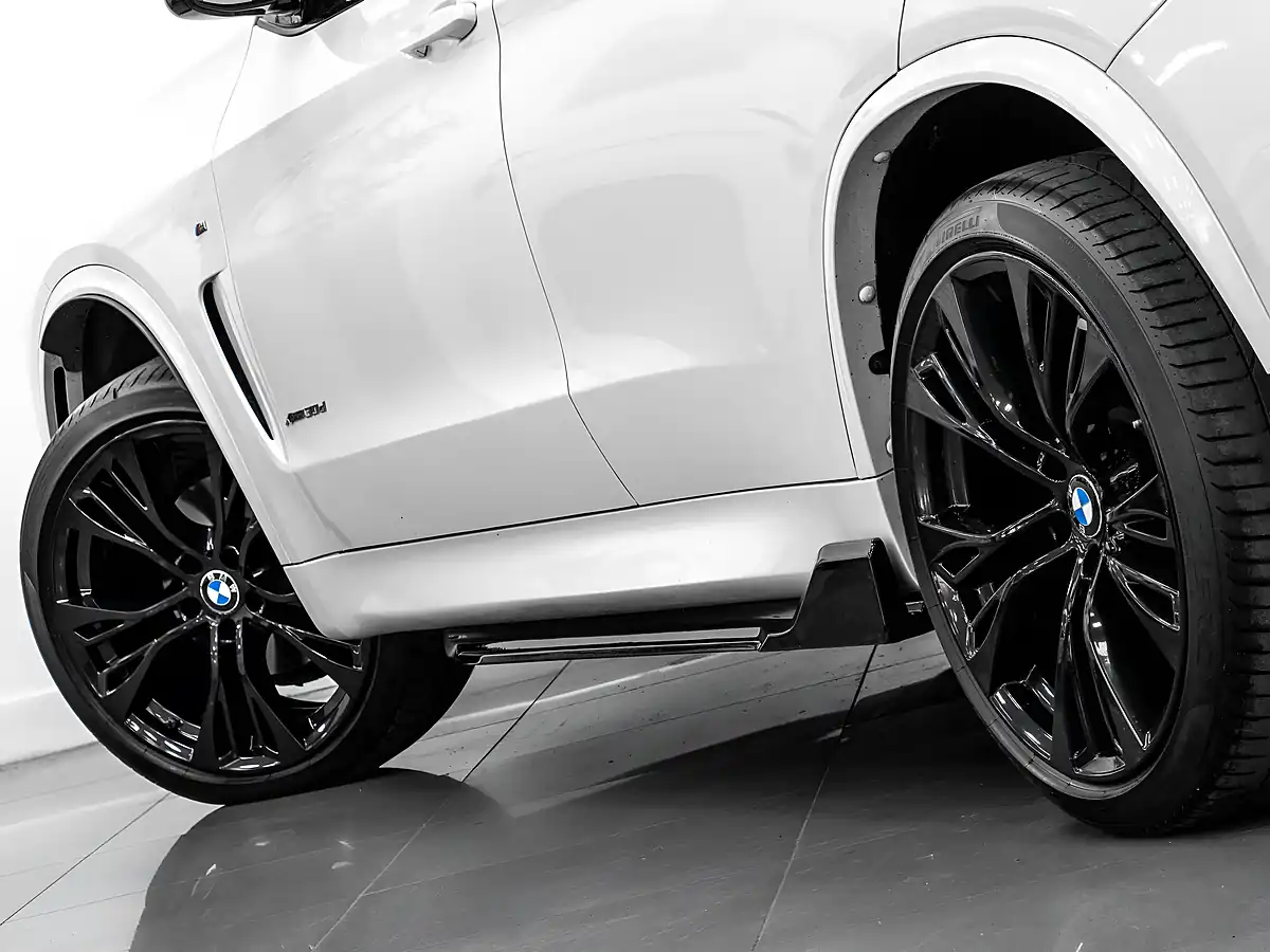 Used 2018 BMW X5 M Sport Mineral White - Interior and Exterior details 12