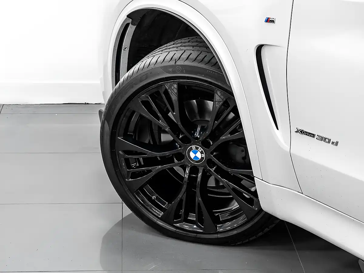 Used 2018 BMW X5 M Sport Mineral White - Interior and Exterior details 13