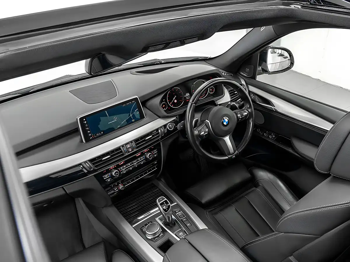 Used 2018 BMW X5 M Sport Mineral White - Interior and Exterior details 20