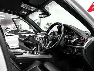 Used 2018 BMW X5 M Sport Mineral White - Interior and Exterior details 17