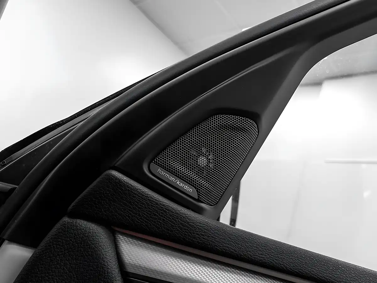 Used 2018 BMW X5 M Sport Mineral White - Interior and Exterior details 18