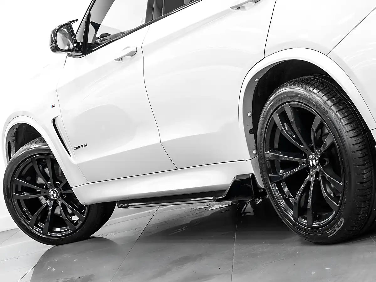 Used 2018 BMW X5 M Sport Mineral White - Interior and Exterior details 9