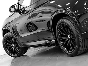 Used 2018 BMW X5 M Sport Sapphire Black - Interior and Exterior details 11