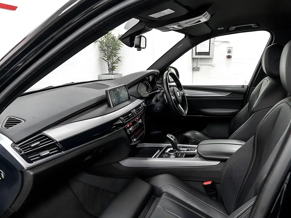 Used 2018 BMW X5 M Sport Sapphire Black - Interior and Exterior details 17