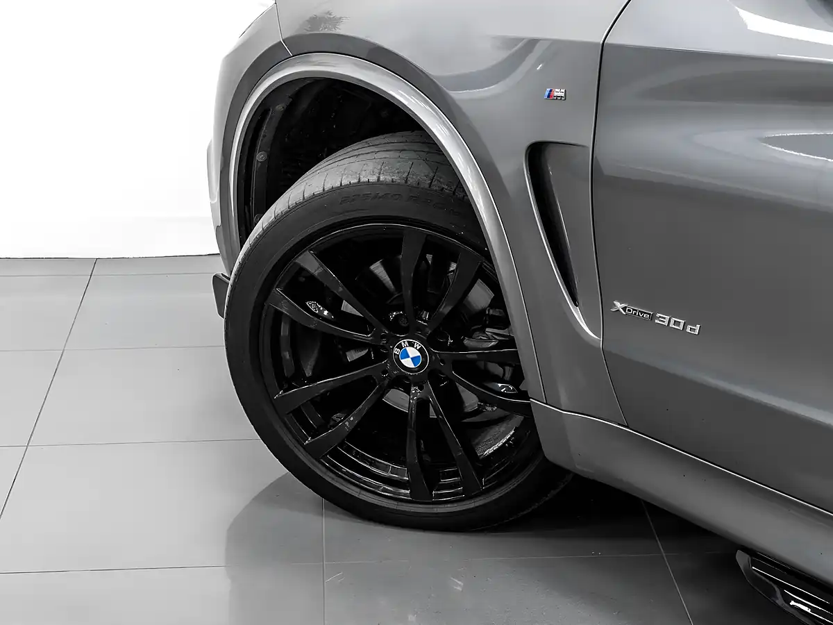 Used 2018 BMW X5 M Sport Space Grey - Interior and Exterior details 13