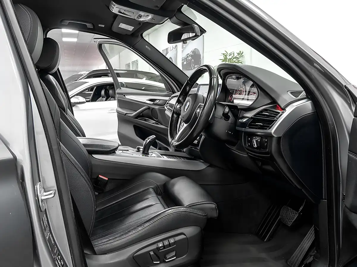 Used 2018 BMW X5 M Sport Space Grey - Interior and Exterior details 15