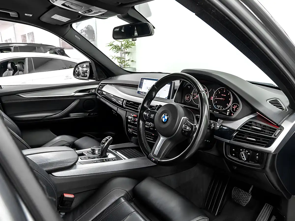 Used 2018 BMW X5 M Sport Space Grey - Interior and Exterior details 18