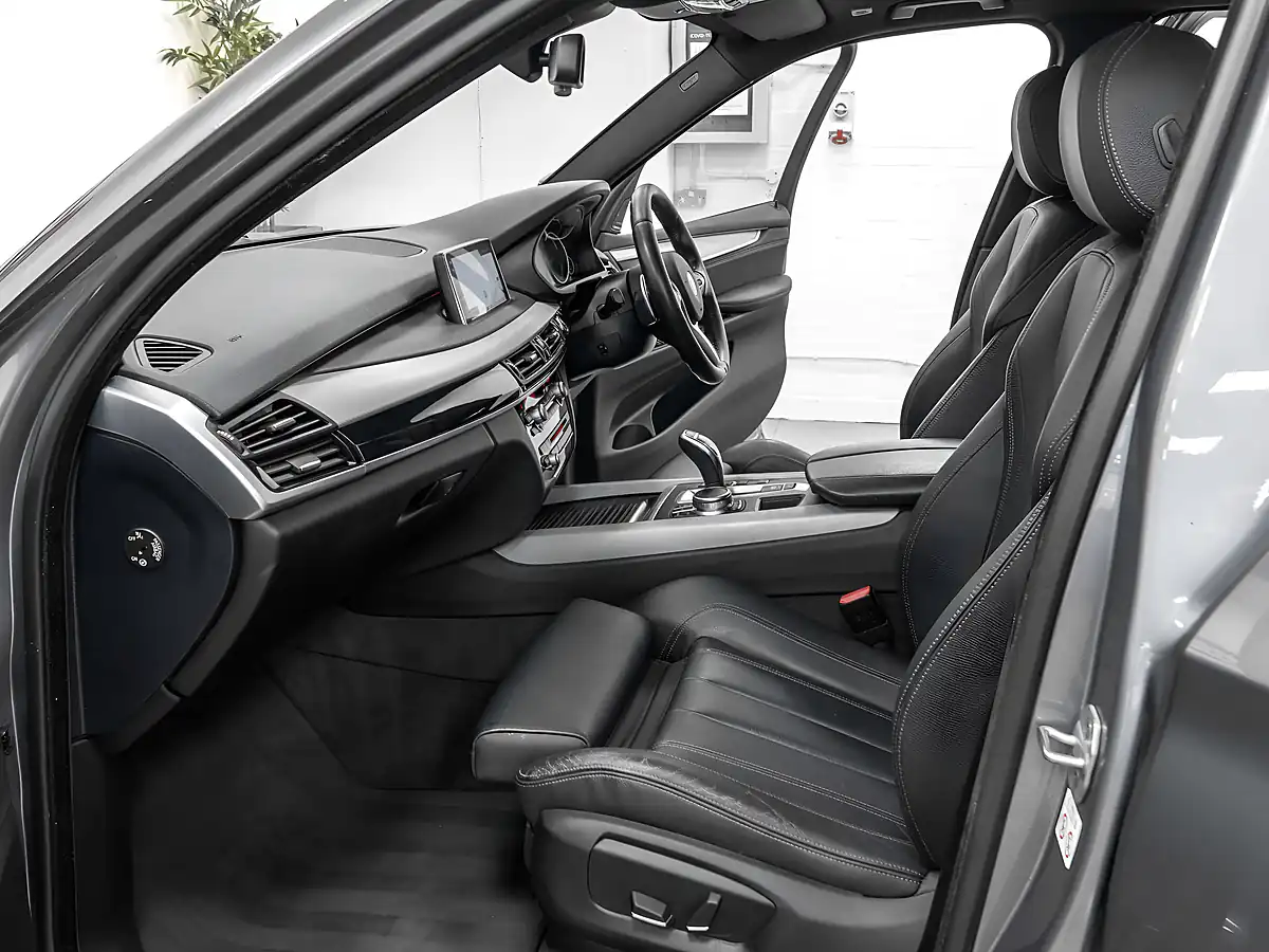 Used 2018 BMW X5 M Sport Space Grey - Interior and Exterior details 12