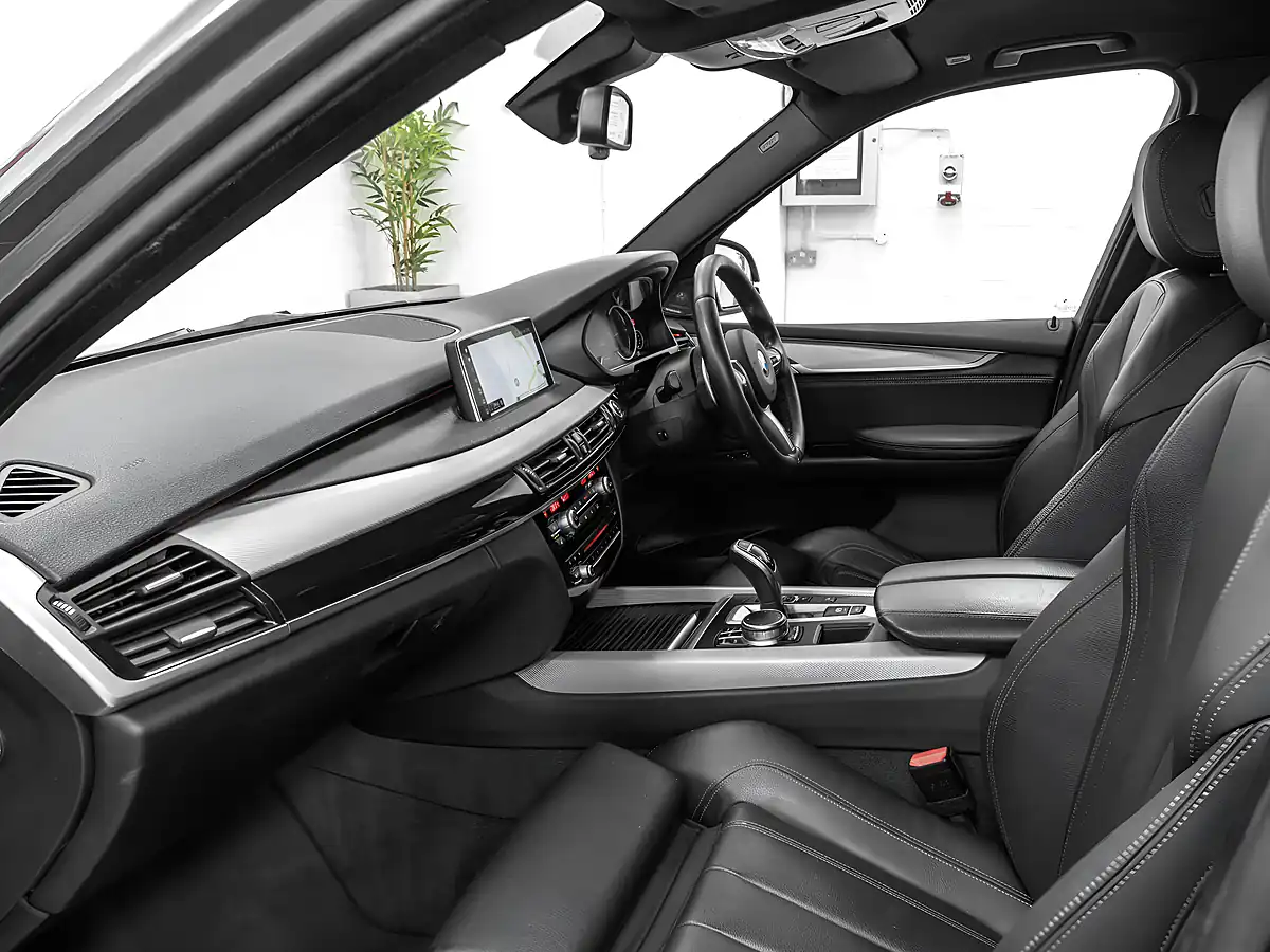 Used 2018 BMW X5 M Sport Space Grey - Interior and Exterior details 13