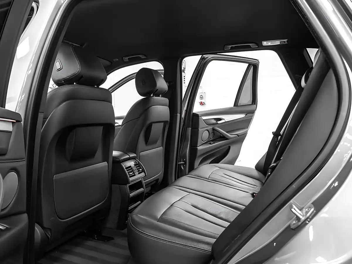 Used 2018 BMW X5 M Sport Space Grey - Interior and Exterior details 15