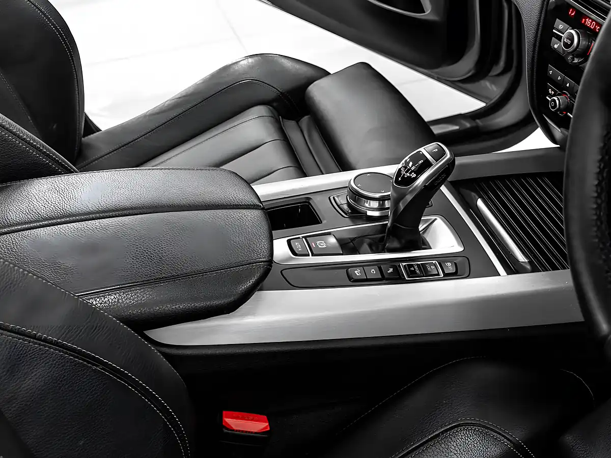 Used 2018 BMW X5 M Sport Space Grey - Interior and Exterior details 17