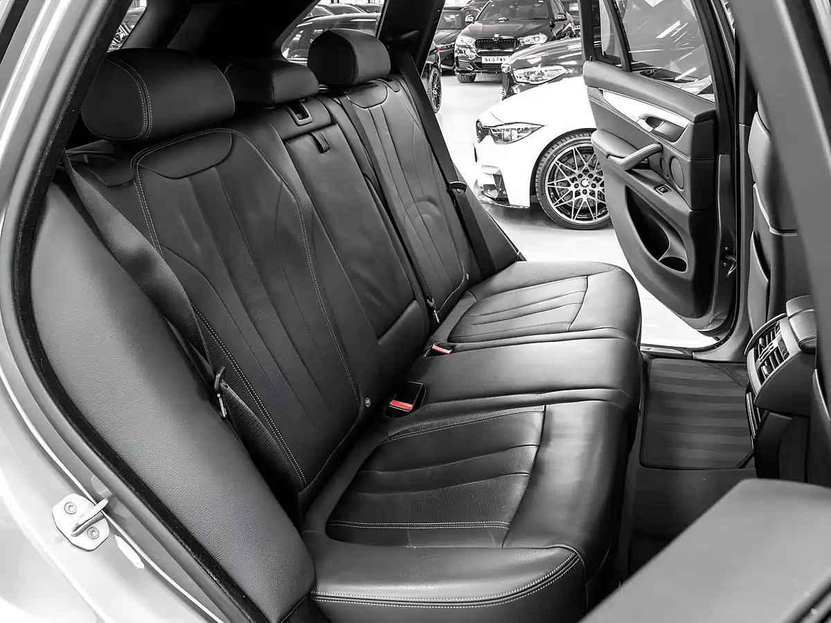 Used 2018 BMW X5 M Sport Space Grey - Interior and Exterior details 15