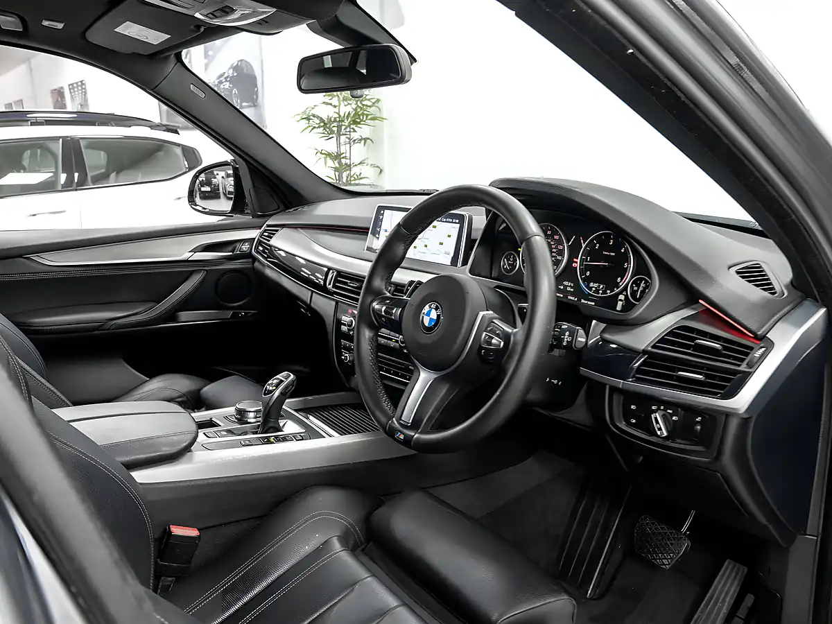 Used 2018 BMW X5 M Sport Space Grey - Interior and Exterior details 13