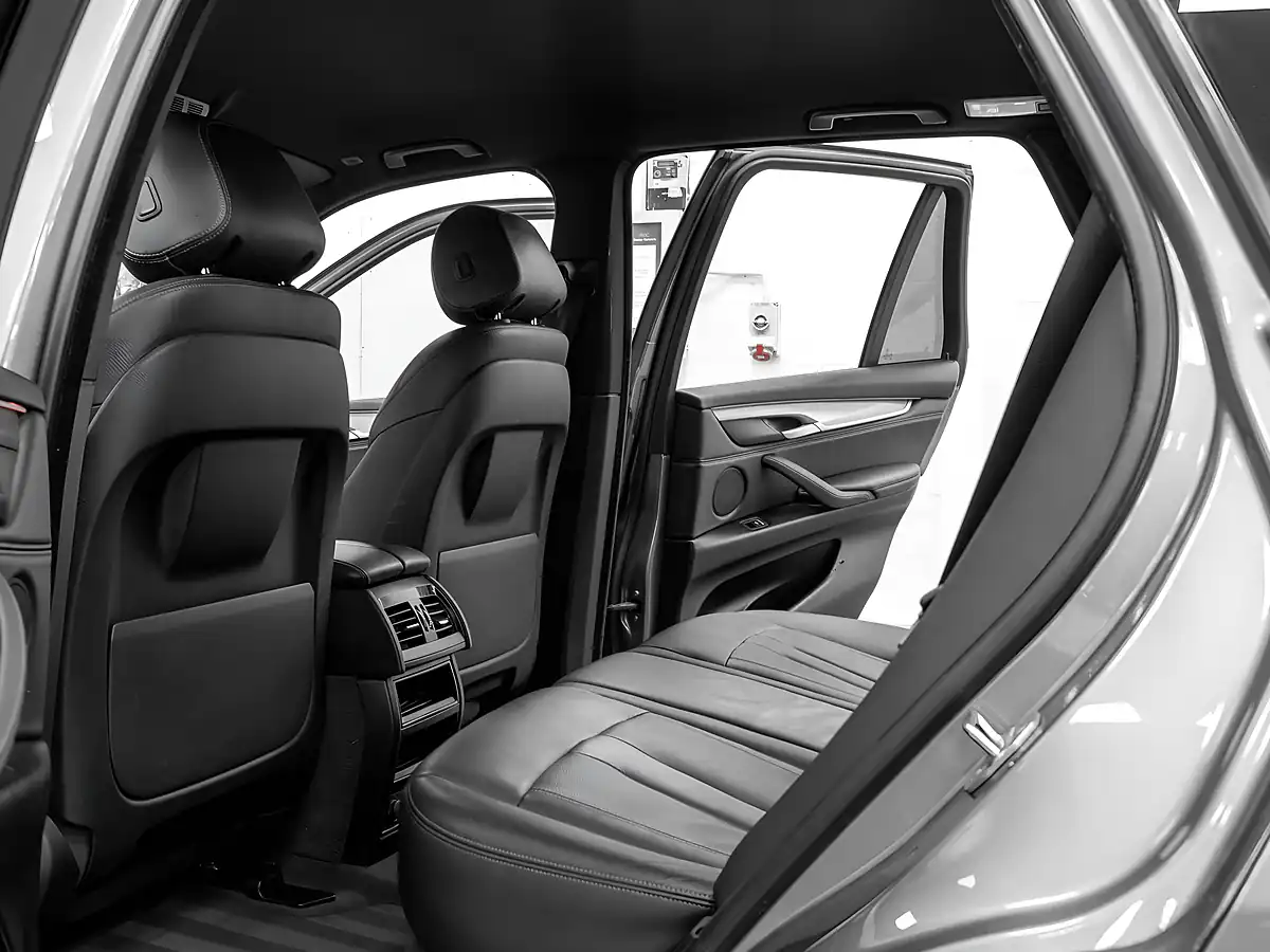 Used 2018 BMW X5 M Sport Space Grey - Interior and Exterior details 16