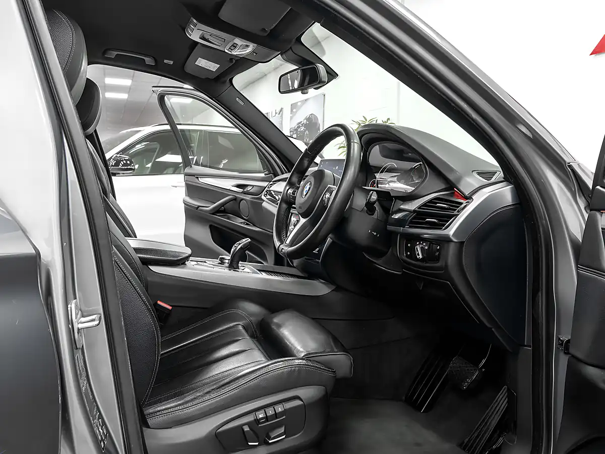 Used 2018 BMW X5 M Sport Space Grey - Interior and Exterior details 11