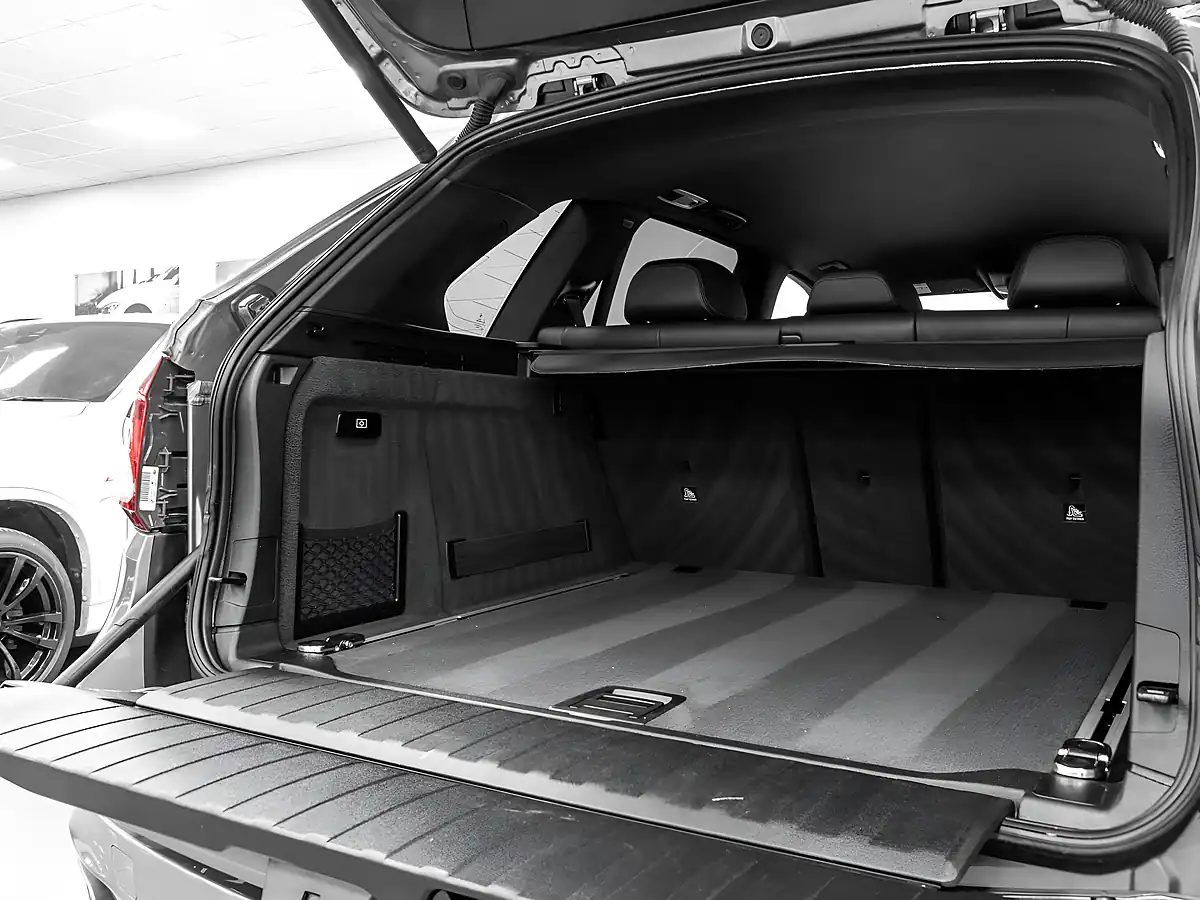 Used 2018 BMW X5 M Sport Space Grey - Interior and Exterior details 15