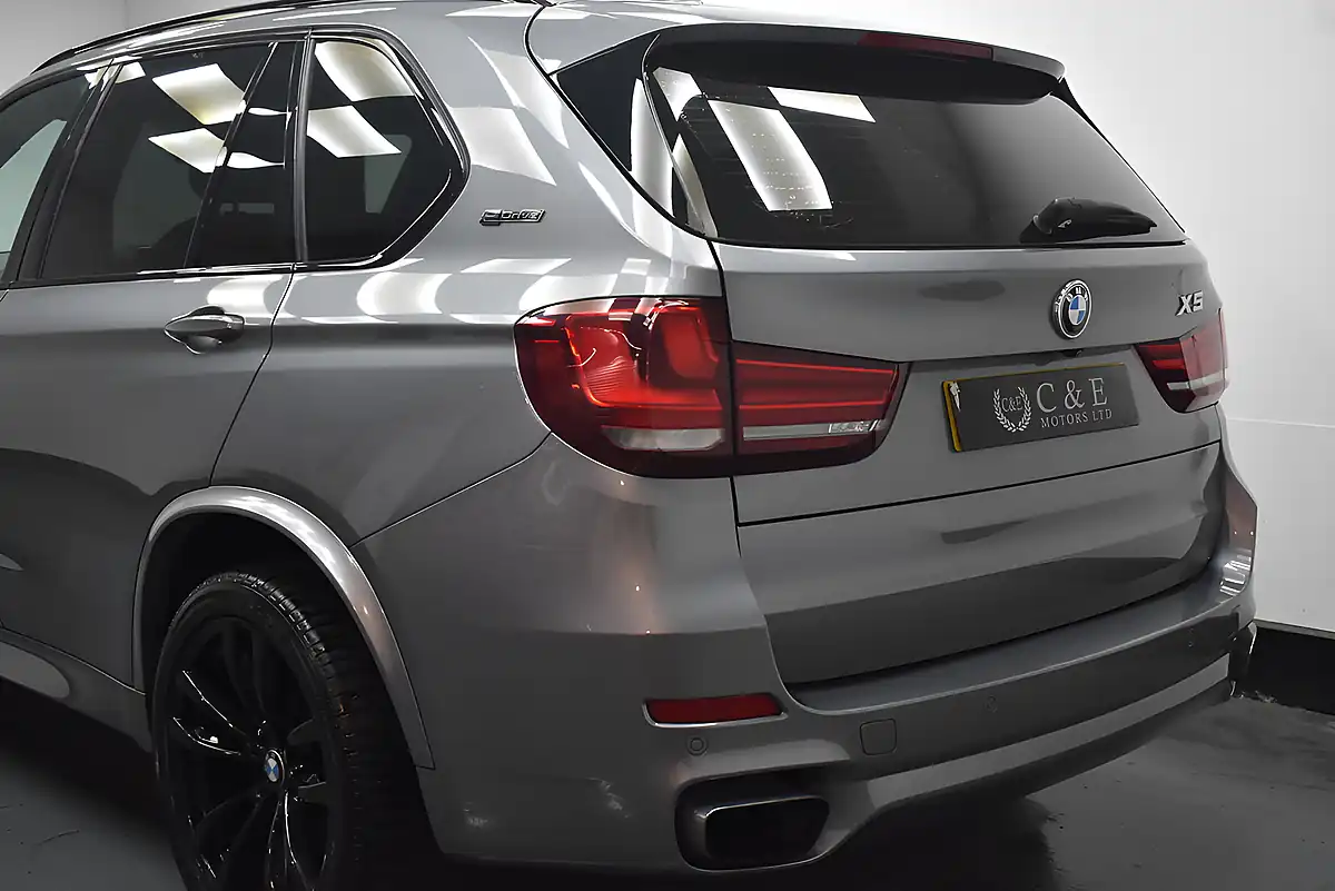 Used 2018 BMW X5 M Sport Space Grey - Interior and Exterior details 11