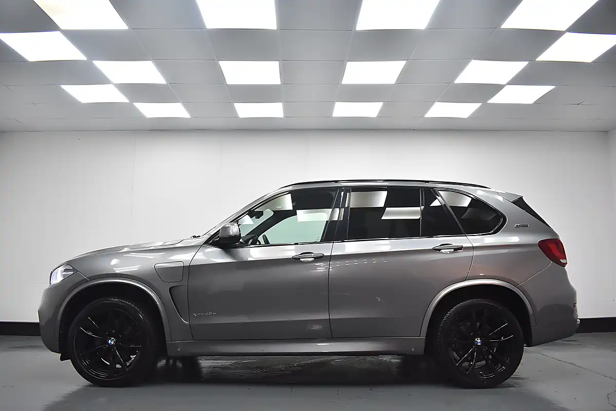 Used 2018 BMW X5 M Sport Space Grey - Interior and Exterior details 2