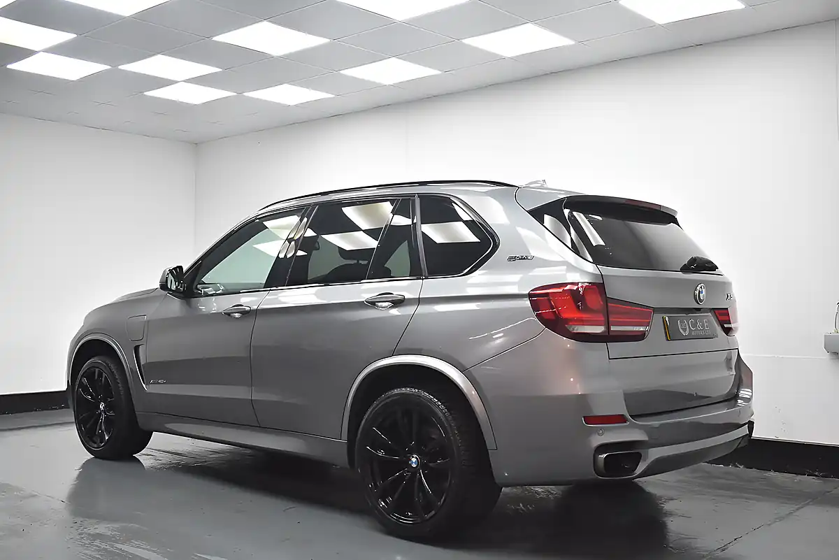 Used 2018 BMW X5 M Sport Space Grey - Interior and Exterior details 4