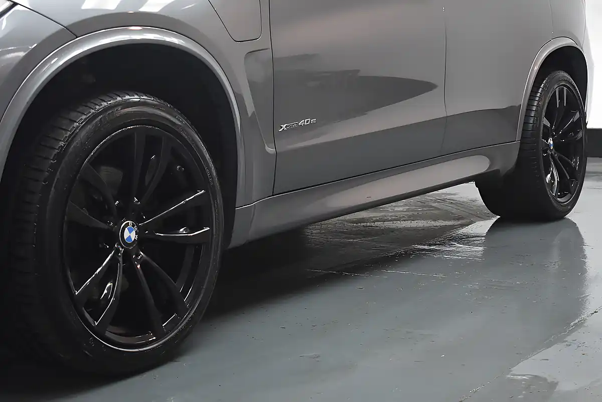 Used 2018 BMW X5 M Sport Space Grey - Interior and Exterior details 8