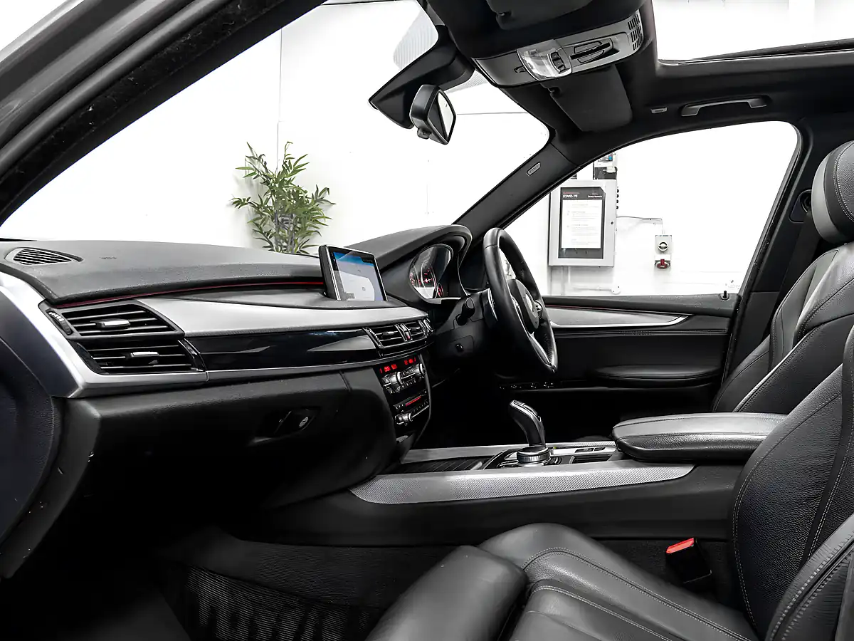 Used 2018 BMW X5 M Sport Space Grey - Interior and Exterior details 13