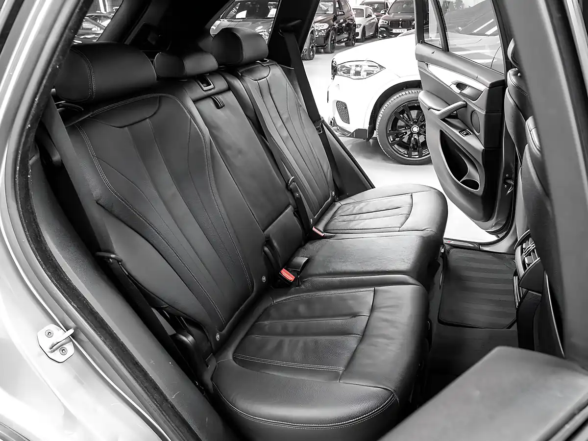 Used 2018 BMW X5 M Sport Space Grey - Interior and Exterior details 15