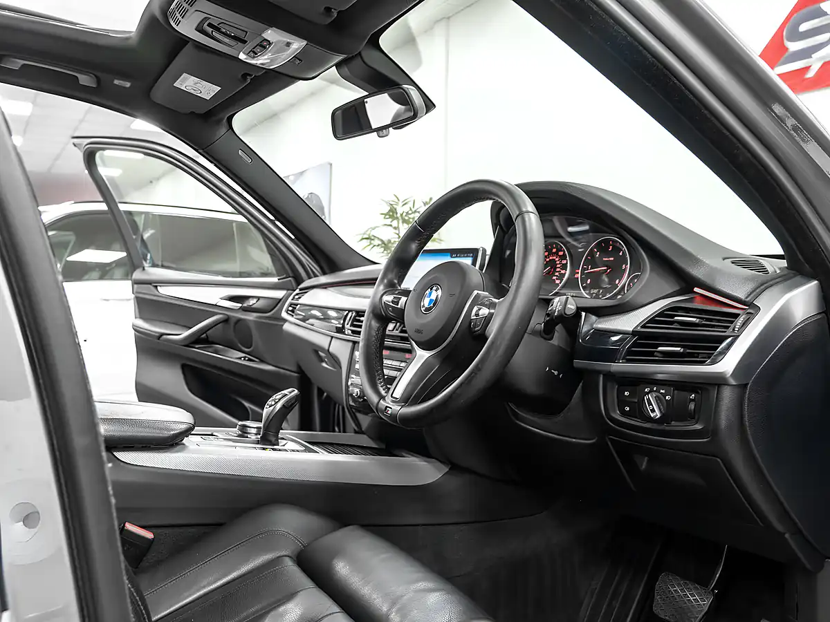 Used 2018 BMW X5 M Sport Space Grey - Interior and Exterior details 17
