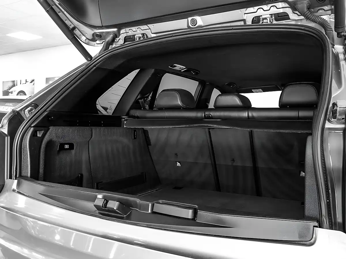 Used 2018 BMW X5 M Sport Space Grey - Interior and Exterior details 16