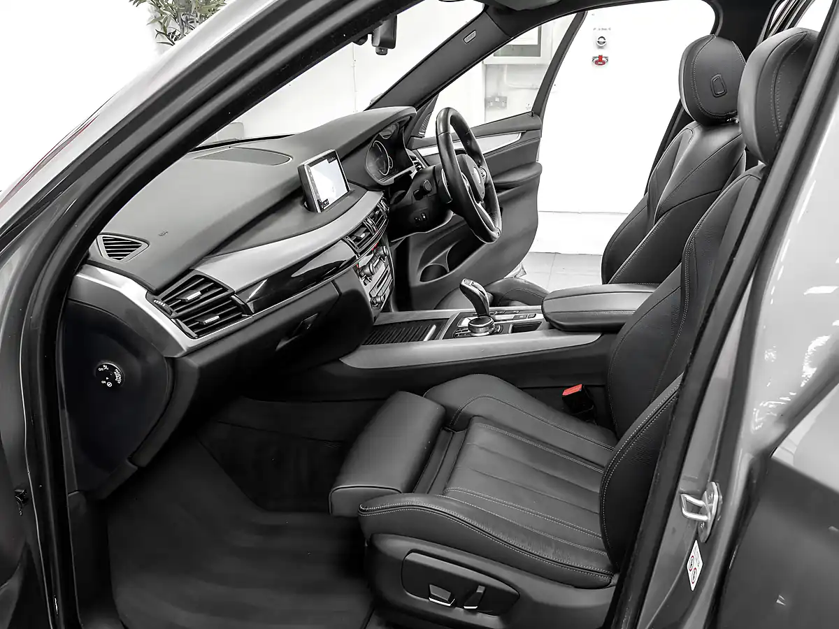 Used 2018 BMW X5 M Sport Space Grey - Interior and Exterior details 12
