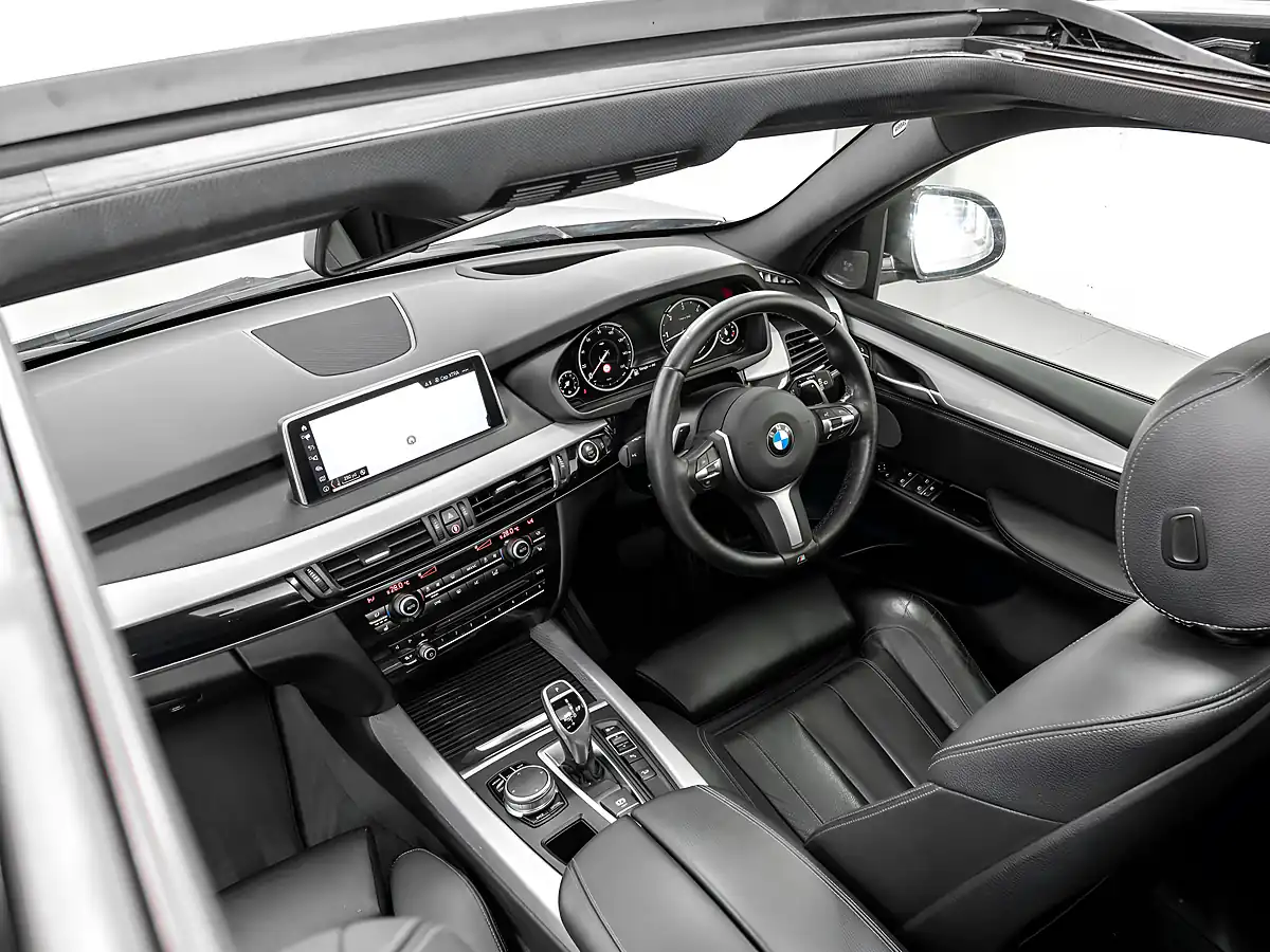 Used 2018 BMW X5 M Sport Space Grey - Interior and Exterior details 13