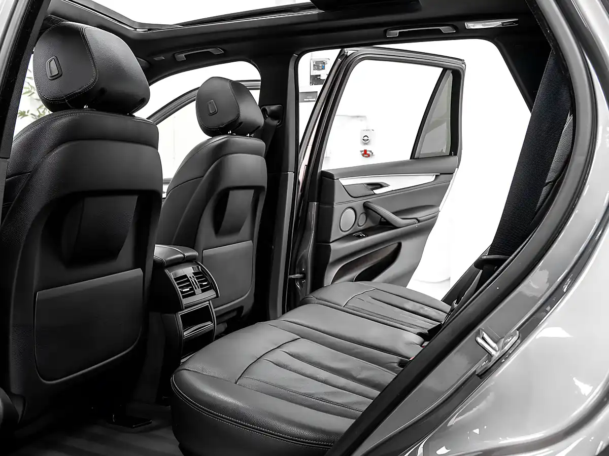 Used 2018 BMW X5 M Sport Space Grey - Interior and Exterior details 14