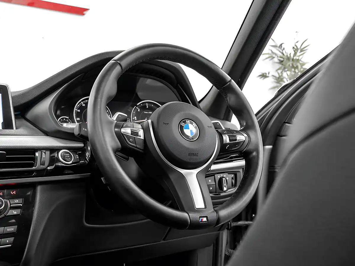 Used 2018 BMW X5 M Sport Space Grey - Interior and Exterior details 17