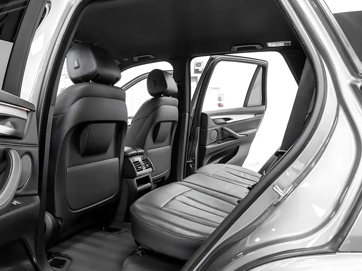 Used 2018 BMW X5 M Sport Space Grey - Interior and Exterior details 14