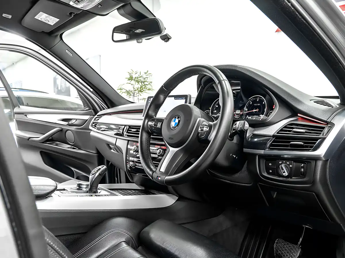 Used 2018 BMW X5 M Sport Space Grey - Interior and Exterior details 16