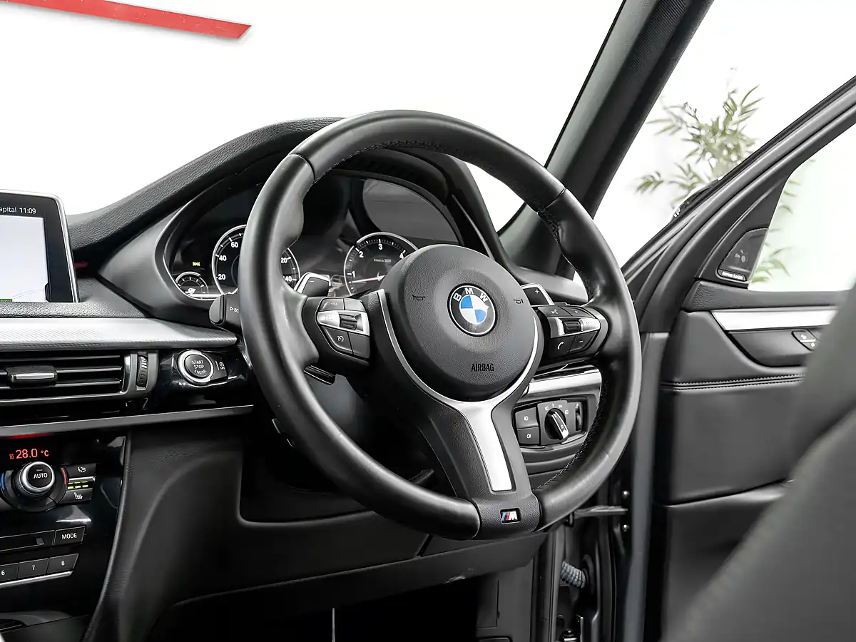 Used 2018 BMW X5 M Sport Space Grey - Interior and Exterior details 17