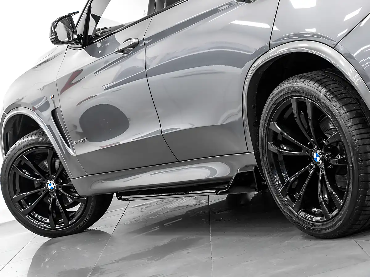 Used 2018 BMW X5 M Sport Space Grey - Interior and Exterior details 10