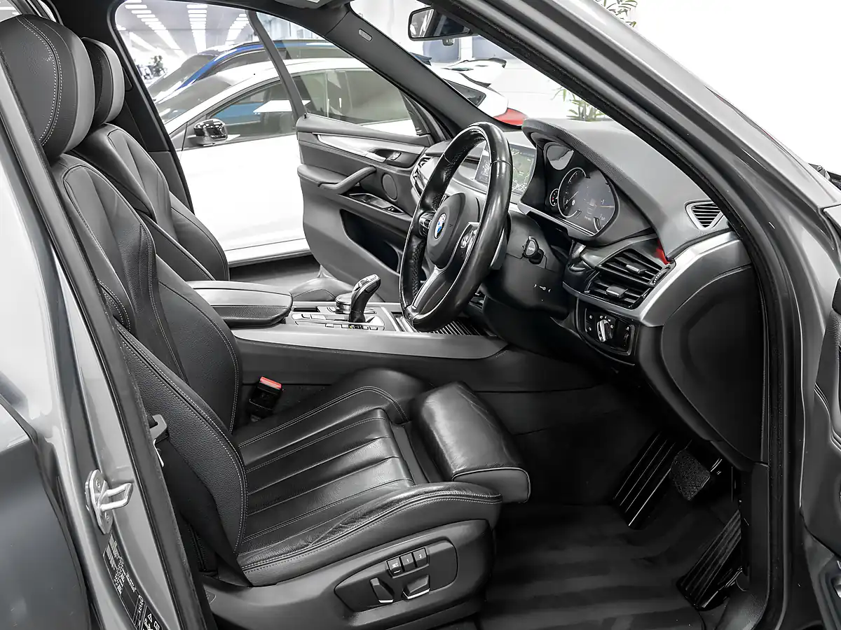 Used 2018 BMW X5 M Sport Space Grey - Interior and Exterior details 11