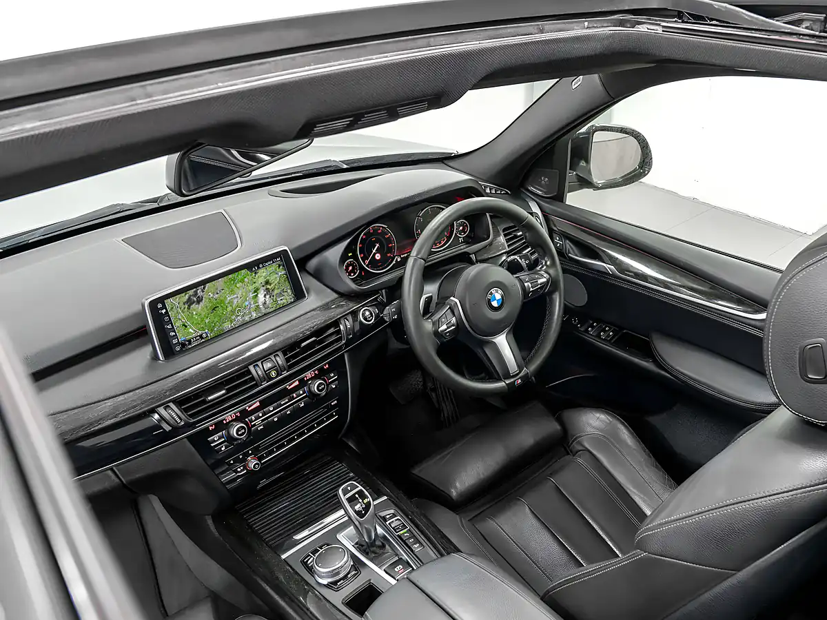 Used 2018 BMW X5 M Sport Space Grey - Interior and Exterior details 13
