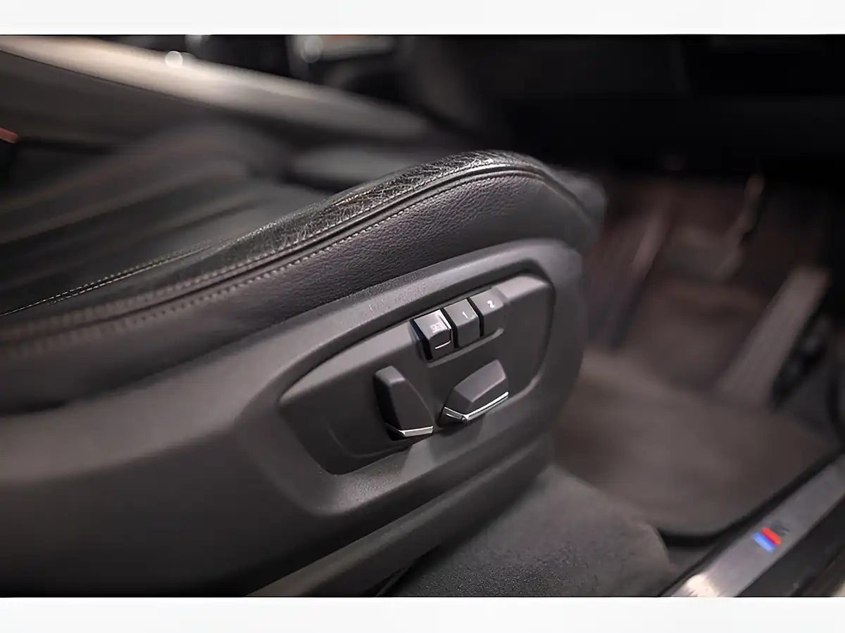 Used 2018 BMW X5 M Sport White - Interior and Exterior details 15