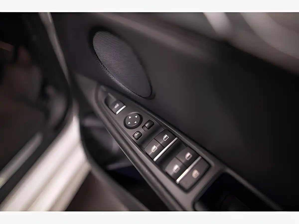 Used 2018 BMW X5 M Sport White - Interior and Exterior details 16