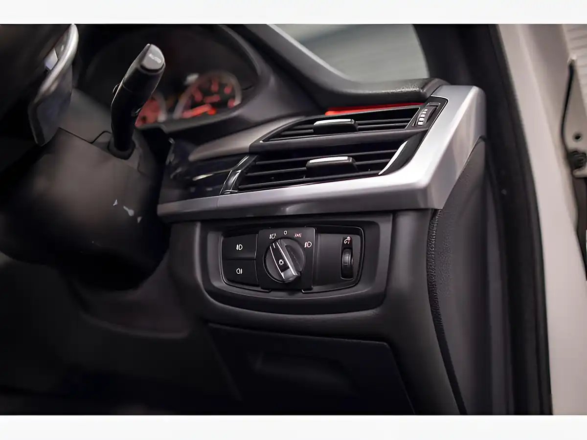 Used 2018 BMW X5 M Sport White - Interior and Exterior details 17