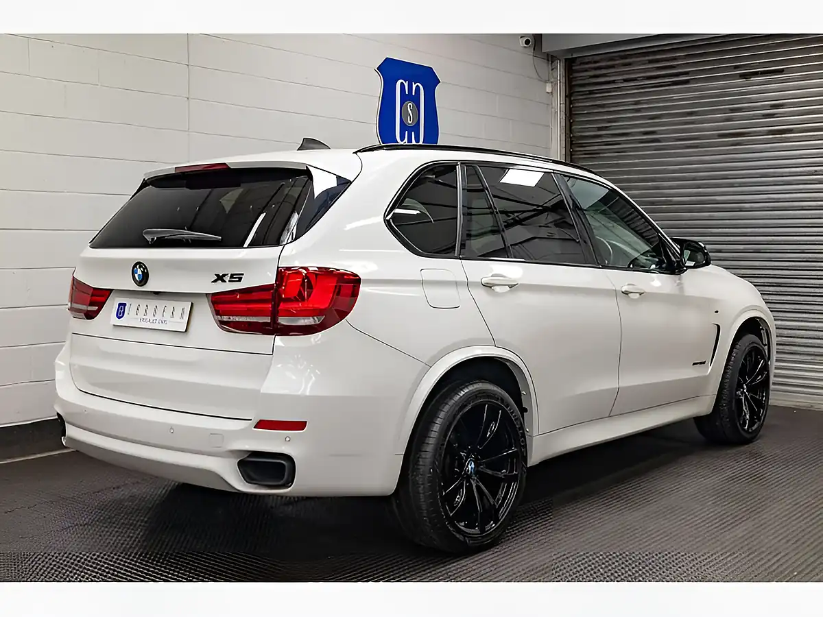 Used 2018 BMW X5 M Sport White - Interior and Exterior details 3