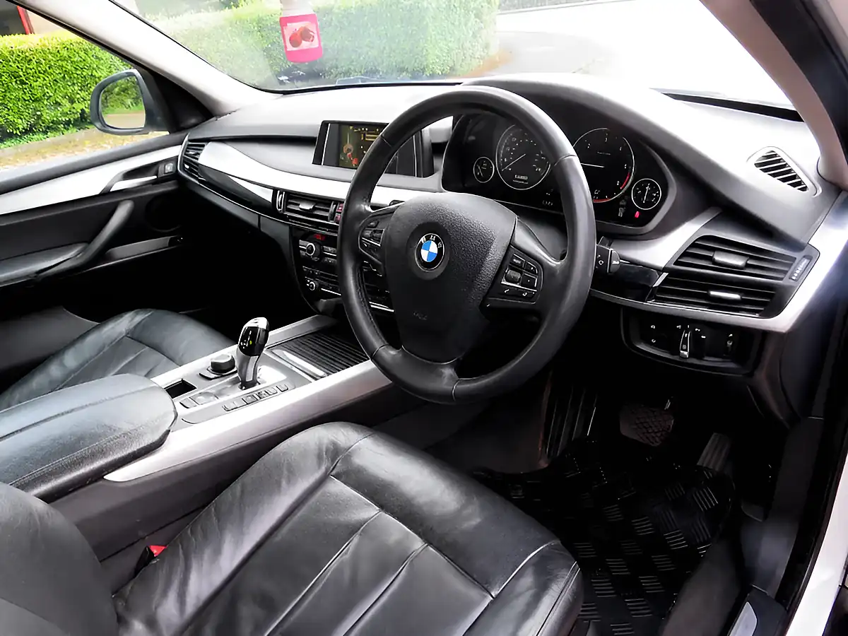Used 2018 BMW X5 Se White - Interior and Exterior details 11