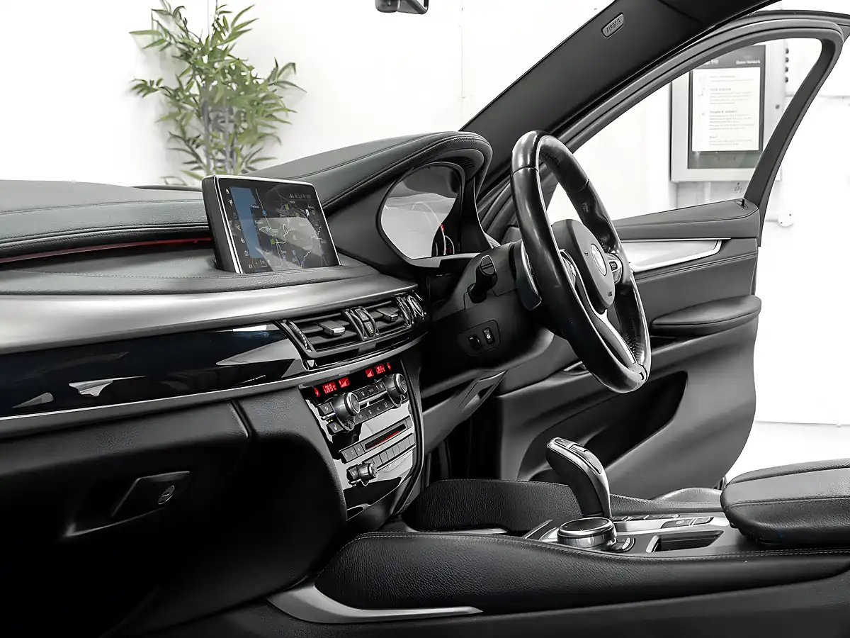 Used 2018 BMW X6 M Sport Black Sapphire - Interior and Exterior details 15