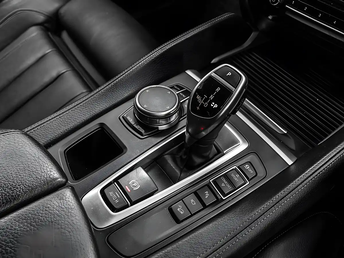 Used 2018 BMW X6 M Sport Edition Long Beach Blue - Interior and Exterior details 17
