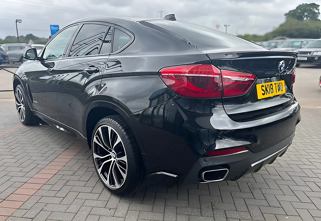 Used 2018 BMW X6 M Sport Sapphire Black - Interior and Exterior details 10