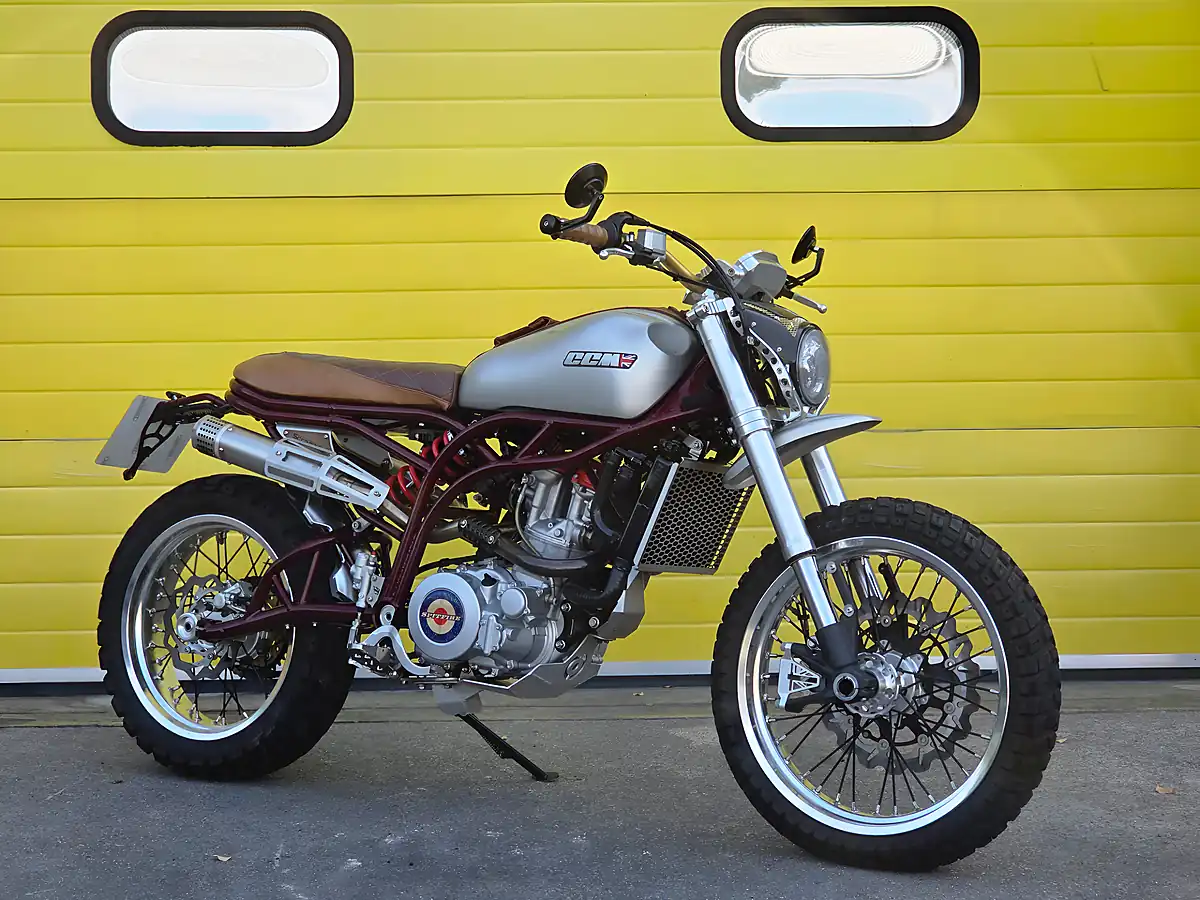 Used 2018 Ccm Spitfire Scrambler Gold - Front View
