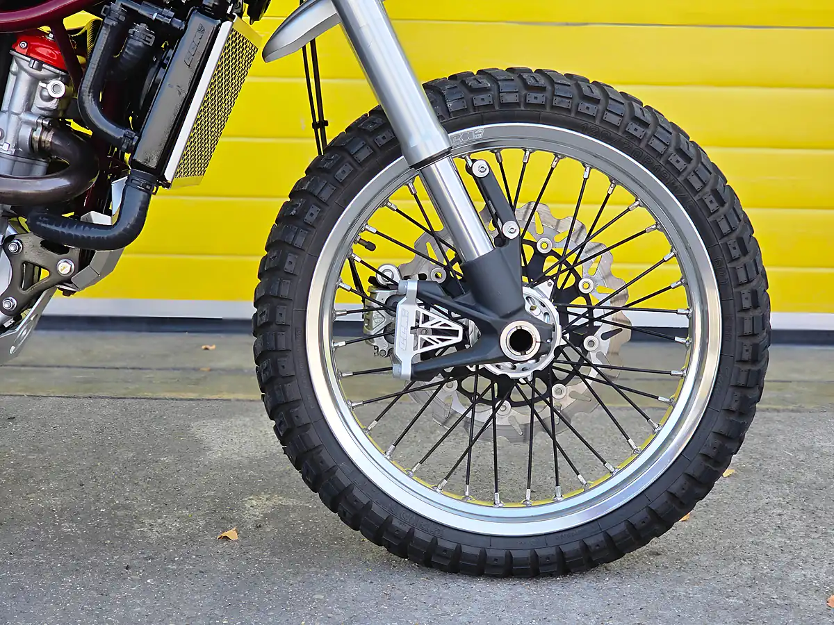 Used 2018 Ccm Spitfire Scrambler Gold - Interior and Exterior details 10