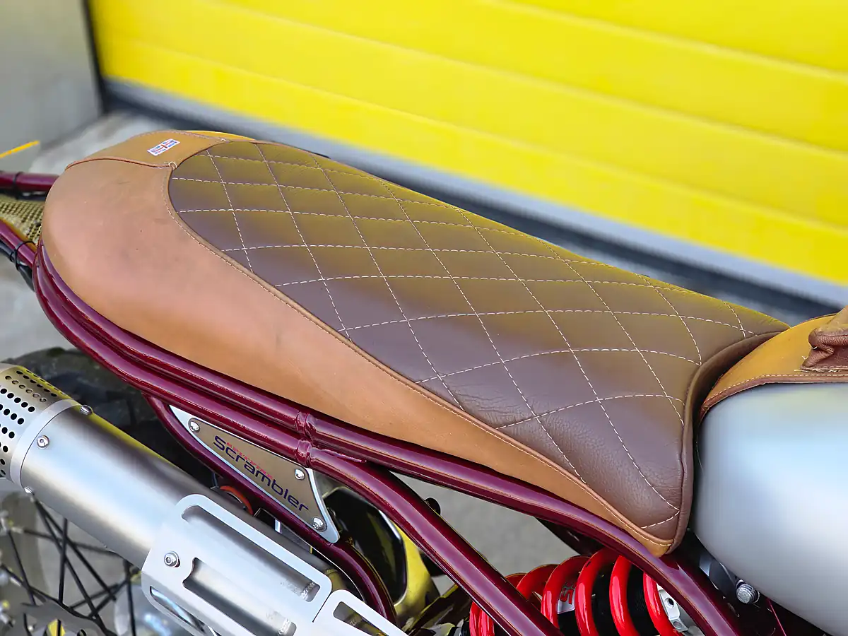 Used 2018 Ccm Spitfire Scrambler Gold - Interior and Exterior details 13